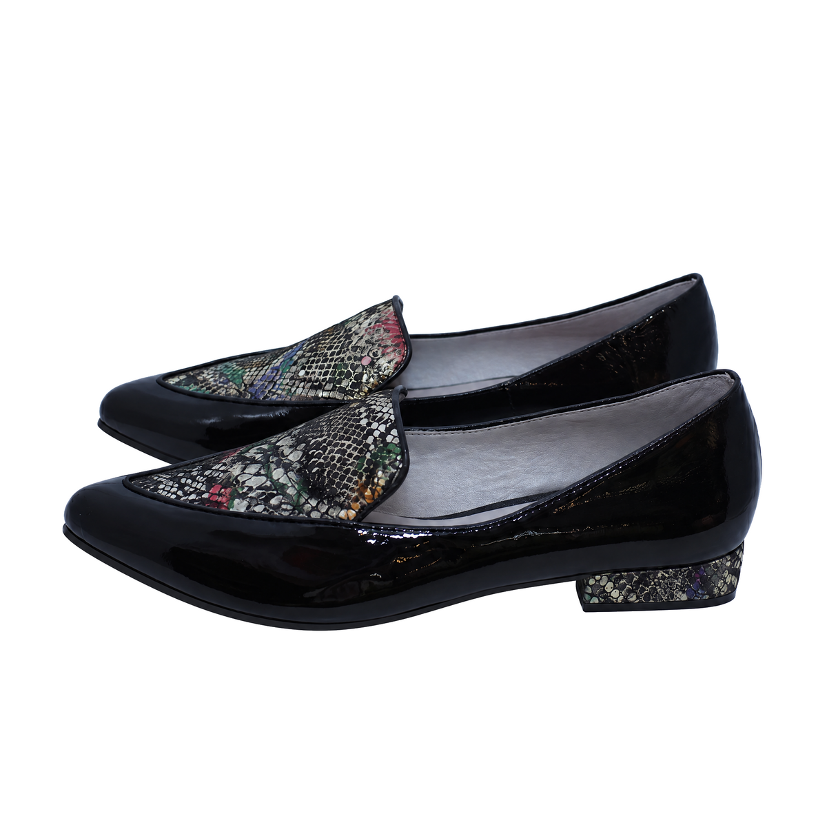Mocasín Isabel Negro Tazania Oro Santo